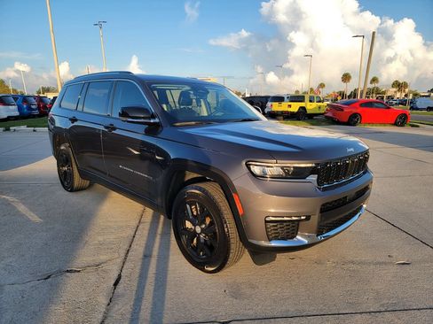 Used 2023 Jeep Grand Cherokee L Limited w/ Luxury Tech Group II RWD image 7