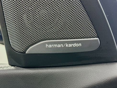 Used 2025 BMW X7 M60i w/ Executive Package image 20