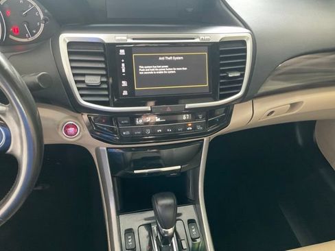 Used 2017 Honda Accord EX-L image 13
