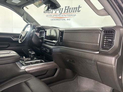 Used 2022 Chevrolet Silverado 1500 LTZ w/ LTZ Premium Package image 31