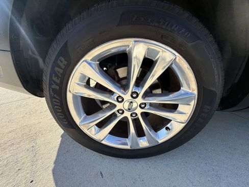 Used 2019 Ford Explorer XLT w/ Equipment Group 202A image 23