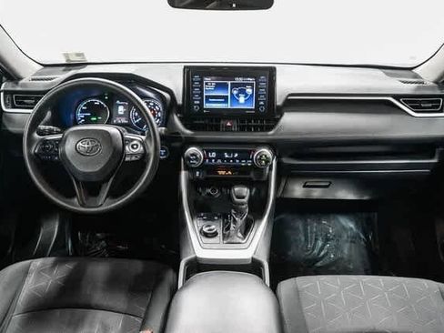 Used 2021 Toyota RAV4 XLE w/ Carpet Mat Package (TMS) image 12