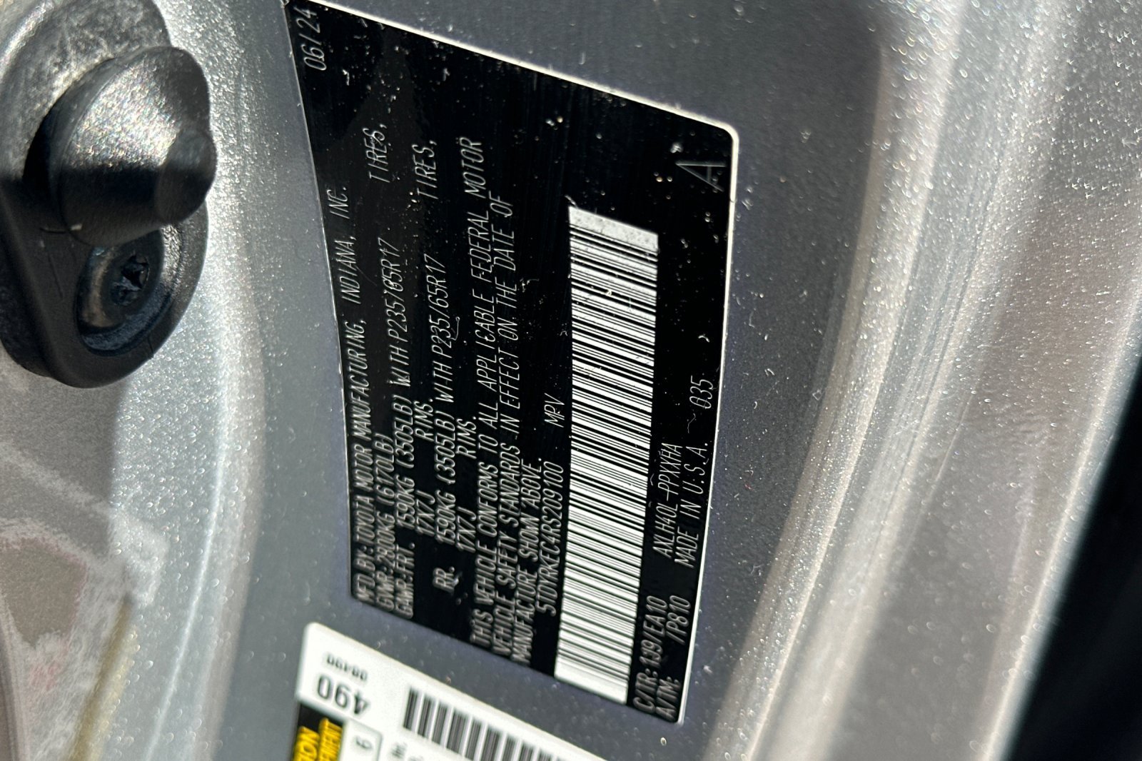 Certified 2024 Toyota Sienna XLE FWD image 37