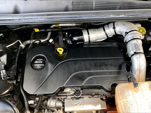 Used 2022 Buick Encore Preferred AWD/4WD image 32