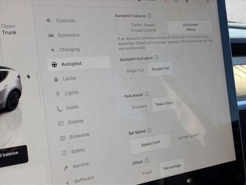 Used 2022 Tesla Model Y Long Range image 7