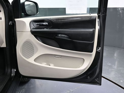 Used 2017 Dodge Grand Caravan SE w/ Power Window Group image 35