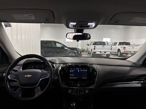 Used 2020 Chevrolet Traverse LT image 4