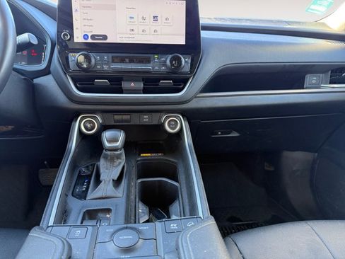 Certified 2024 Toyota Grand Highlander XLE image 15