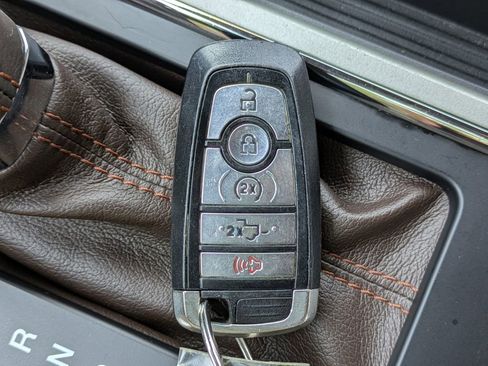 Used 2018 Ford F150 King Ranch w/ Equipment Group 601A Luxury AWD/4WD image 31