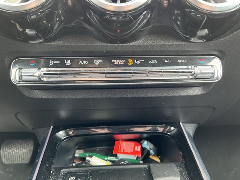 Certified 2020 Mercedes-Benz GLB 250 image 30