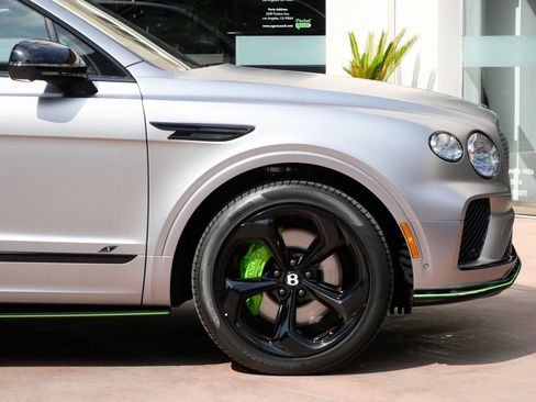 New 2025 Bentley Bentayga image 6