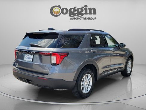 Certified 2025 Ford Explorer Active AWD/4WD image 3