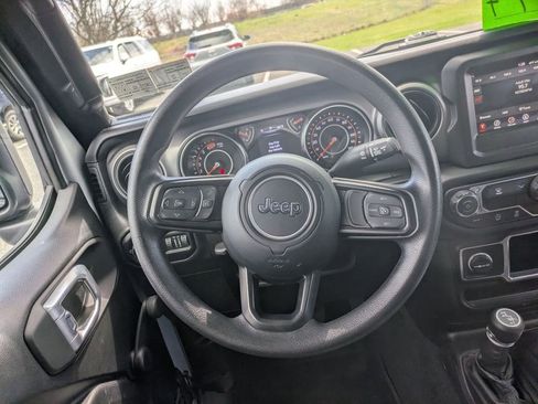 Used 2022 Jeep Wrangler Unlimited Sport image 12