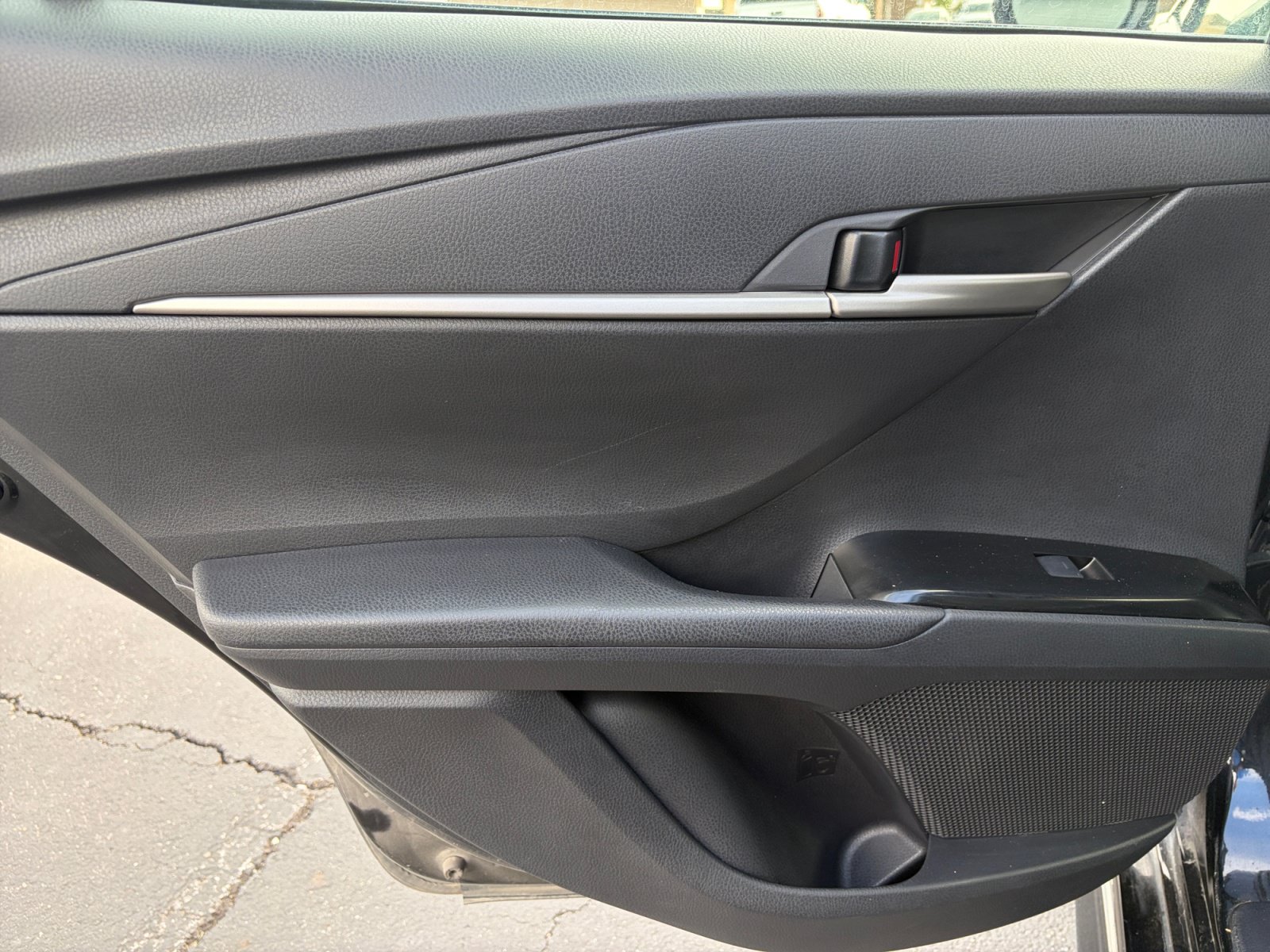 Used 2025 Toyota Camry SE FWD image 25