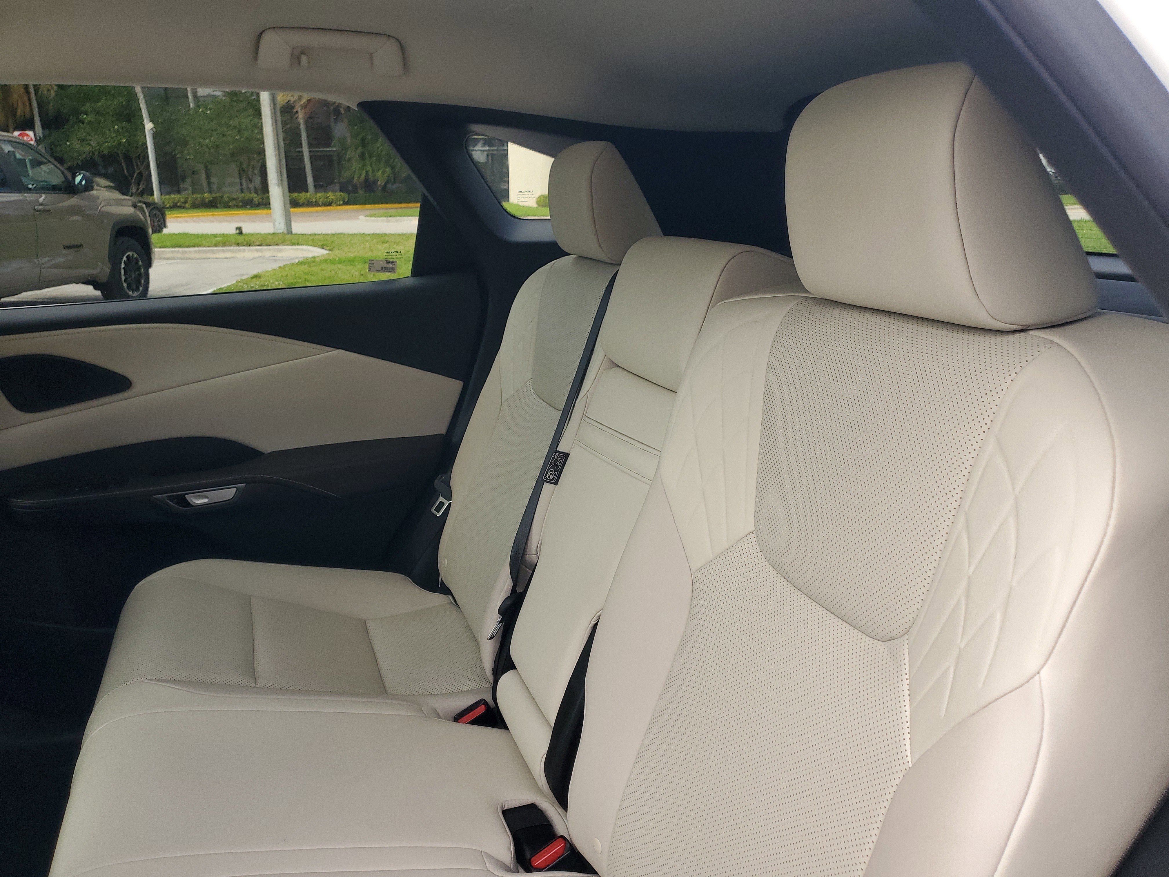 Used 2024 Lexus RX 350 FWD w/ Technology Package image 17