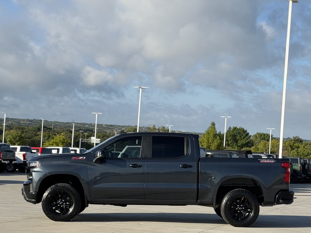Used 2021 Chevrolet Silverado 1500 LT Trail Boss w/ Convenience Package II AWD/4WD image 3
