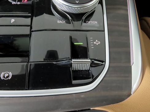 Used 2025 BMW X7 xDrive40i w/ Parking Assistance Package AWD/4WD image 26