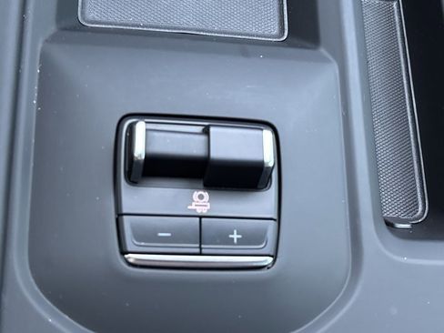 Used 2025 GMC Sierra 3500 Denali Ultimate image 46