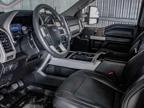 Used 2019 Ford F250 Lariat w/ Lariat Ultimate Package AWD/4WD image 14
