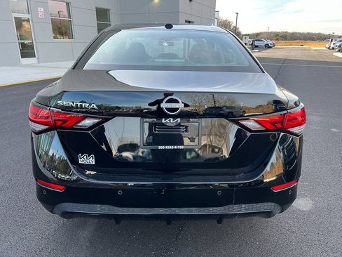 Used 2025 Nissan Sentra SV image 4