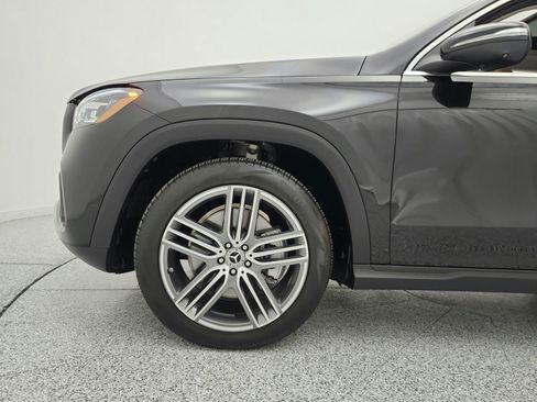 Certified 2026 Mercedes-Benz GLS 450 4MATIC image 18