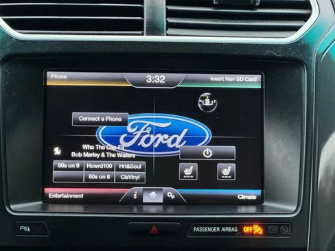 Used 2016 Ford Explorer XLT w/ Equipment Group 202A AWD/4WD image 27