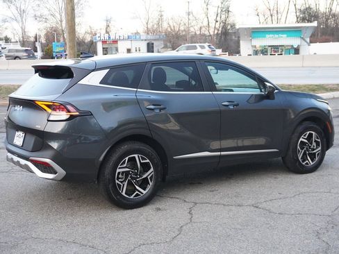 Used 2025 Kia Sportage LX image 9