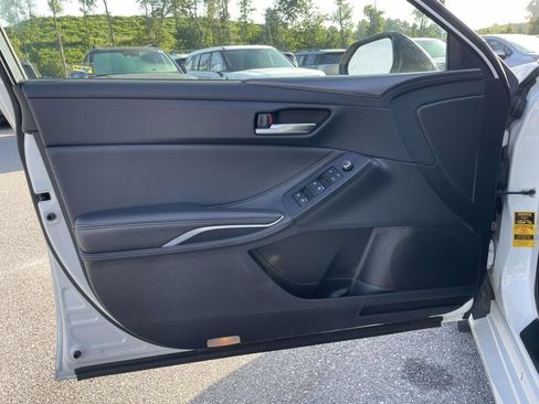 Used 2021 Toyota Avalon XSE FWD image 5