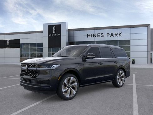 New 2026 Lincoln Navigator Black Label AWD/4WD image 1