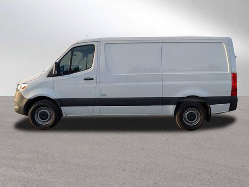 Used 2025 Mercedes-Benz Sprinter 2500 image 6