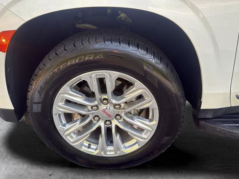 Certified 2024 GMC Yukon SLT RWD image 24