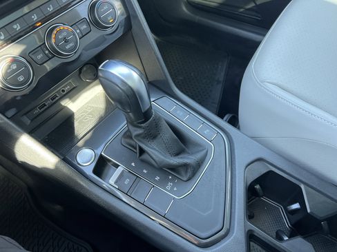 Certified 2020 Volkswagen Tiguan SEL image 25