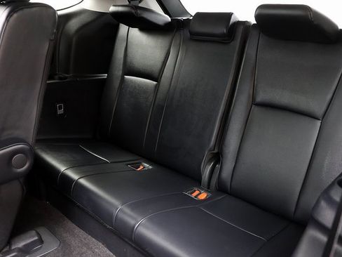 Used 2023 Toyota Highlander XLE image 12