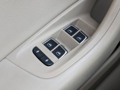 Used 2016 Audi A6 2.0T Premium Plus w/ Premium Plus Package image 18