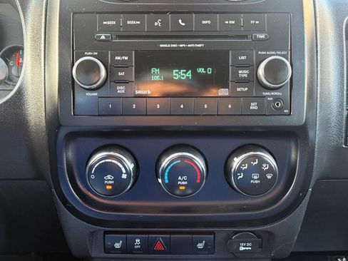 Used 2013 Jeep Compass Latitude AWD/4WD image 25