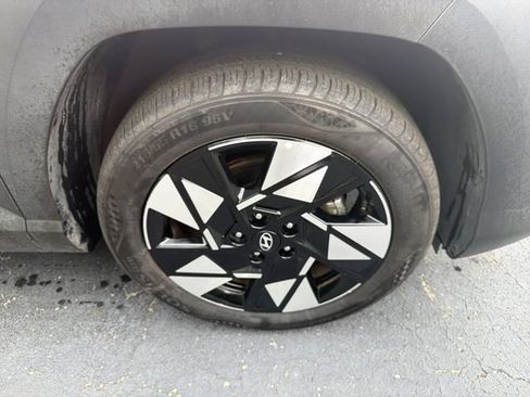 Used 2025 Hyundai Kona SEL FWD image 14