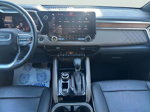 Used 2023 GMC Canyon Denali image 25