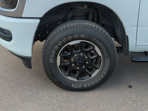Used 2025 RAM 2500 Laramie AWD/4WD image 11