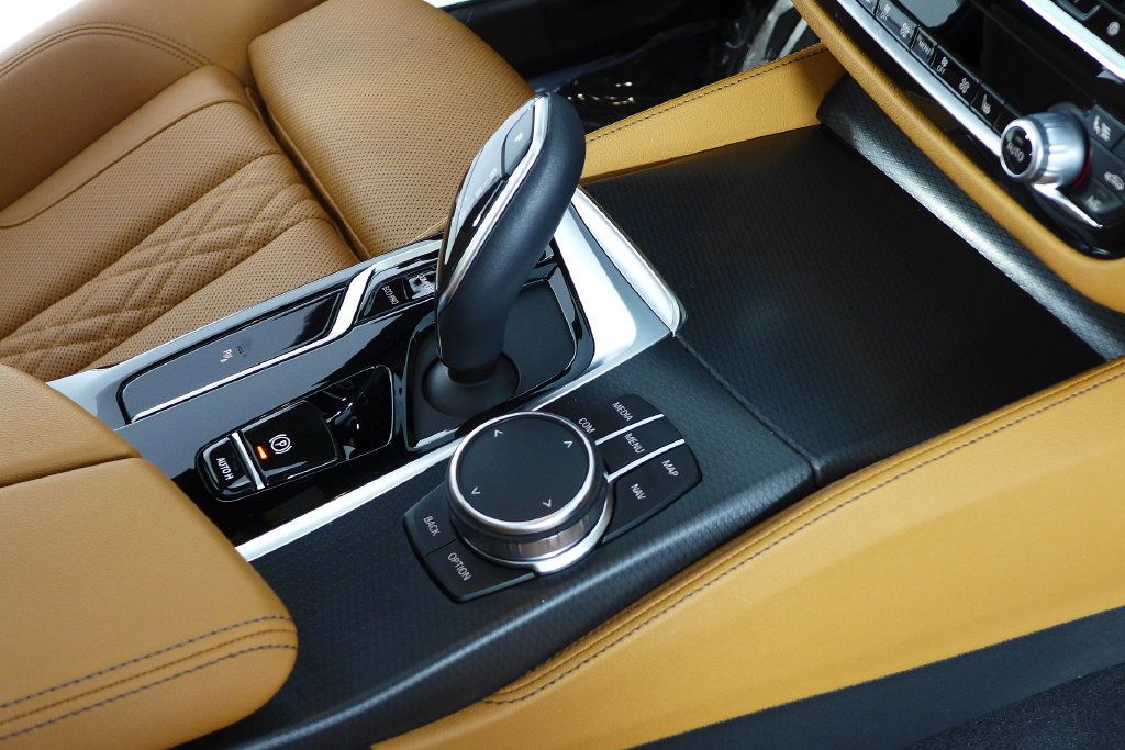 Used 2023 BMW 540i w/ M Sport Package RWD image 15