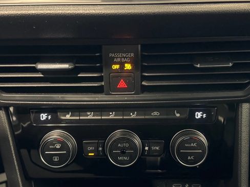 Used 2023 Volkswagen Jetta SE image 36