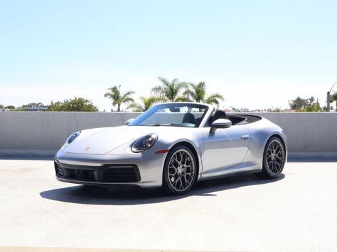 Certified 2020 Porsche 911 Carrera w/ Premium Package image 2