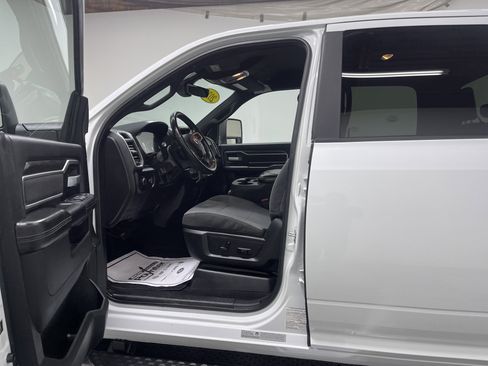 Used 2024 RAM 3500 Big Horn image 9