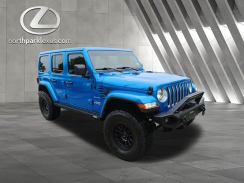 Used 2023 Jeep Wrangler Unlimited Sahara w/ Cold Weather Group AWD/4WD image 2