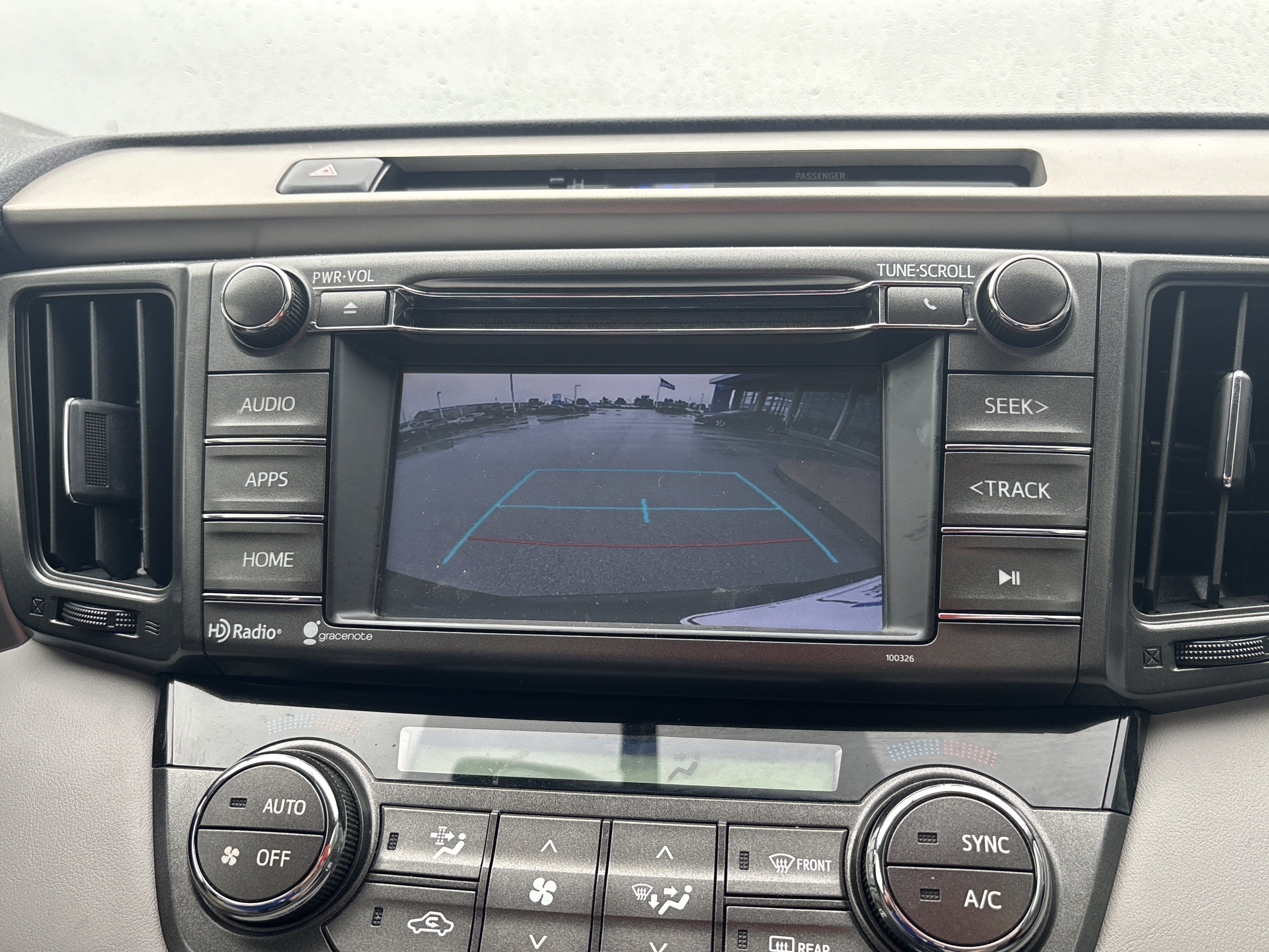 Used 2015 Toyota RAV4 XLE FWD image 15