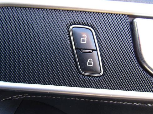 Used 2020 Ford Explorer XLT w/ Equipment Group 202A image 36