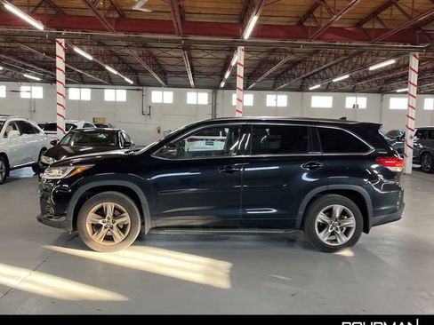 Used 2017 Toyota Highlander Limited image 2