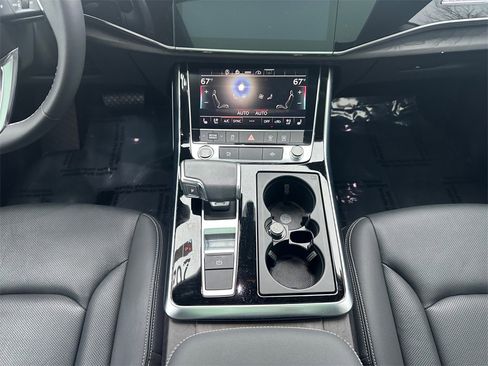 Used 2023 Audi Q8 Premium Plus w/ Premium Plus Package image 11