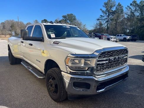 Used 2022 RAM 3500 Tradesman w/ Chrome Appearance Group image 8