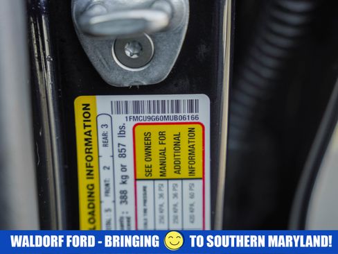 Used 2021 Ford Escape SE w/ SE Sport Appearance Package image 39