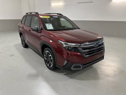 Used 2025 Subaru Forester Limited image 4